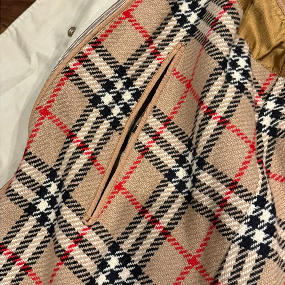 Burberry ClassicTrench Coat - Picture 4 of 5